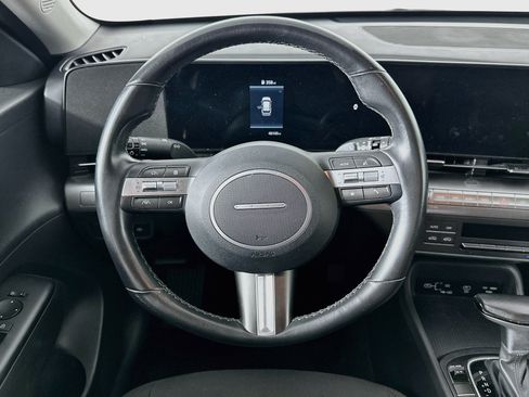 Used 2025 Hyundai Kona SEL FWD image 18