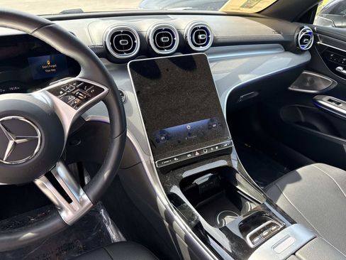 Used 2025 Mercedes-Benz CLE 300 4MATIC Cabriolet image 17
