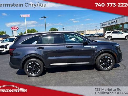 Used 2025 Kia Sorento S AWD/4WD image 30