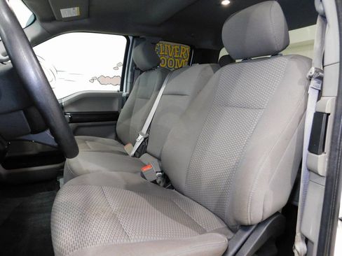 Used 2018 Ford F150 XLT w/ Heavy-Duty Payload Package image 39