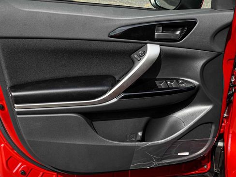 New 2024 Mitsubishi Eclipse Cross LE image 8