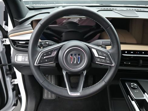 Used 2025 Buick Enclave Preferred w/ Power Package image 16