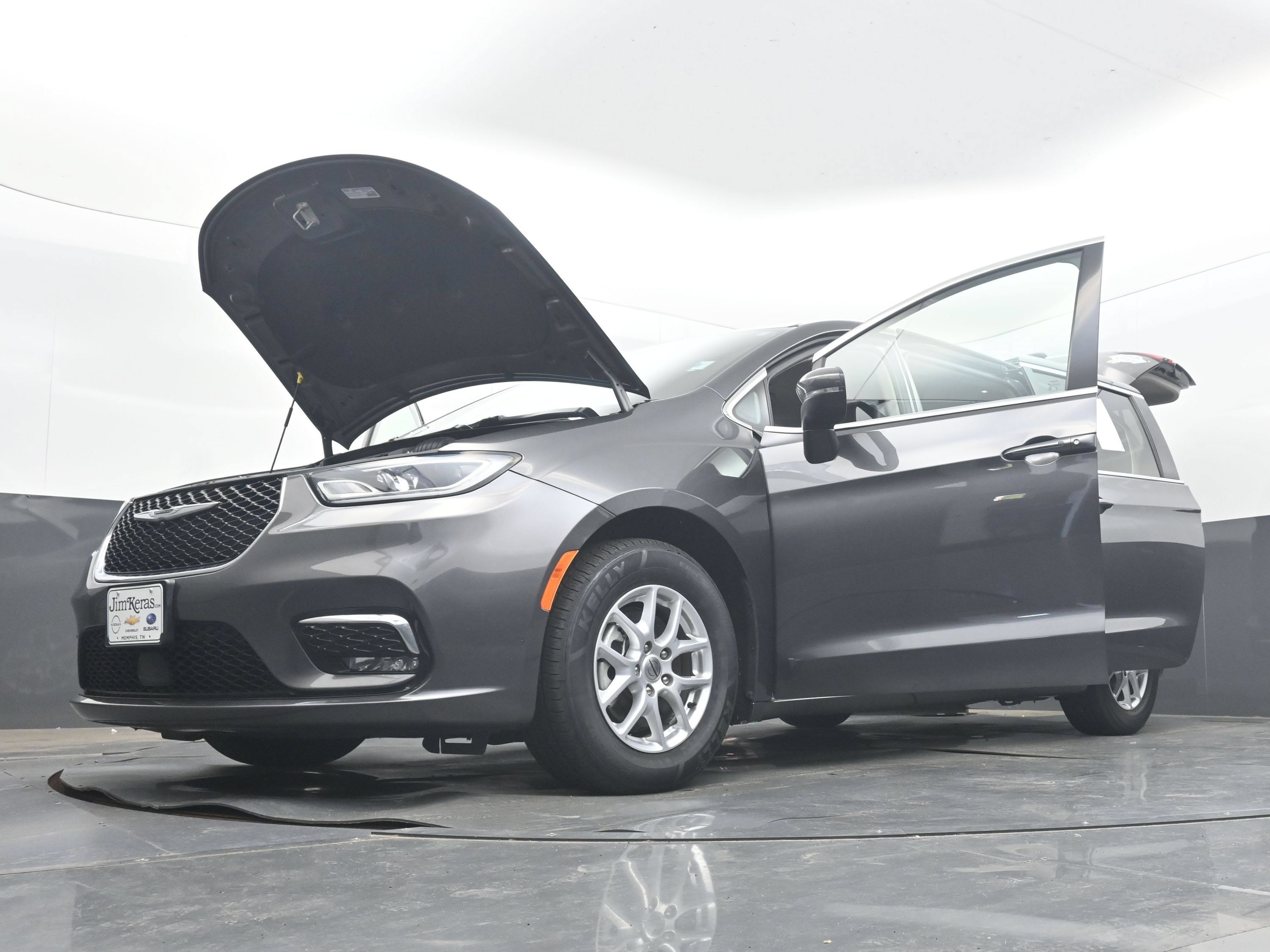 Used 2023 Chrysler Pacifica Touring-L FWD image 42