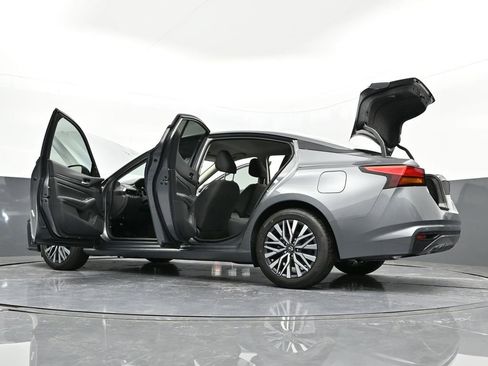 Certified 2025 Nissan Altima 2.5 SV image 40