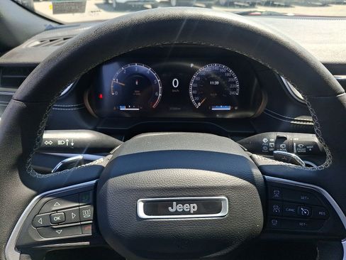 Used 2023 Jeep Grand Cherokee L Laredo AWD/4WD image 20