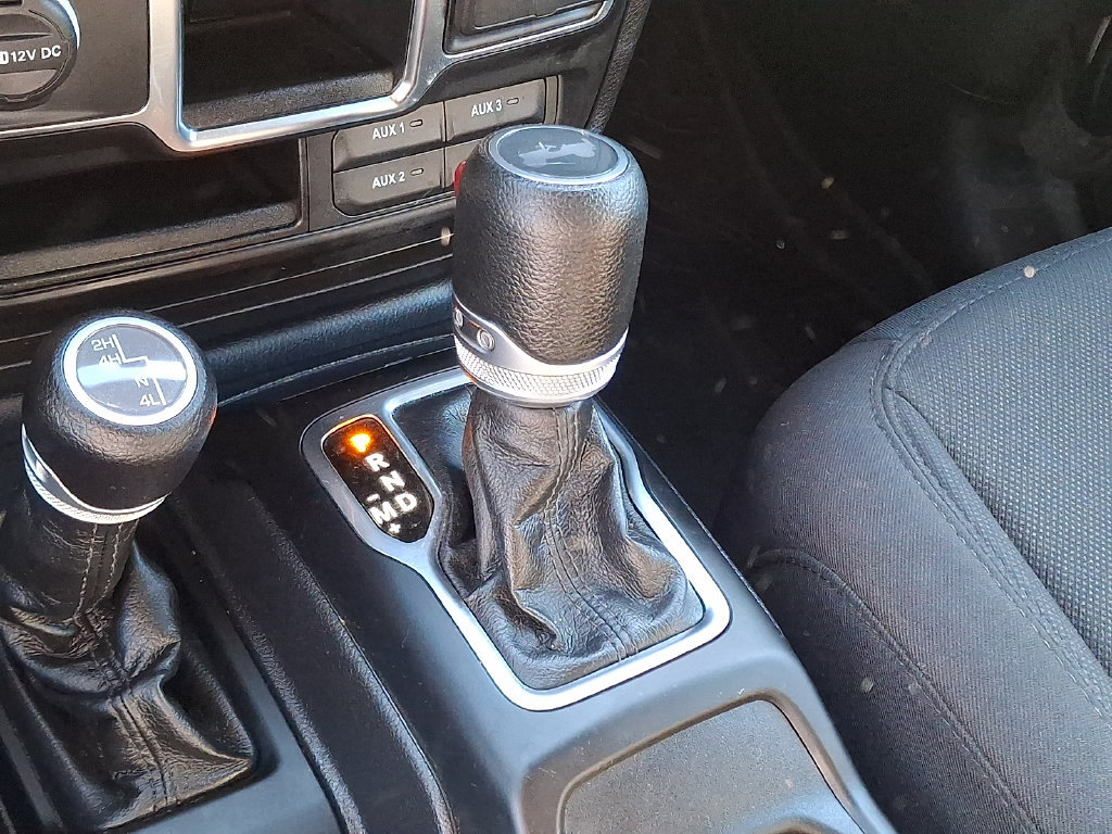 Used 2023 Jeep Wrangler Unlimited Sport AWD/4WD image 16