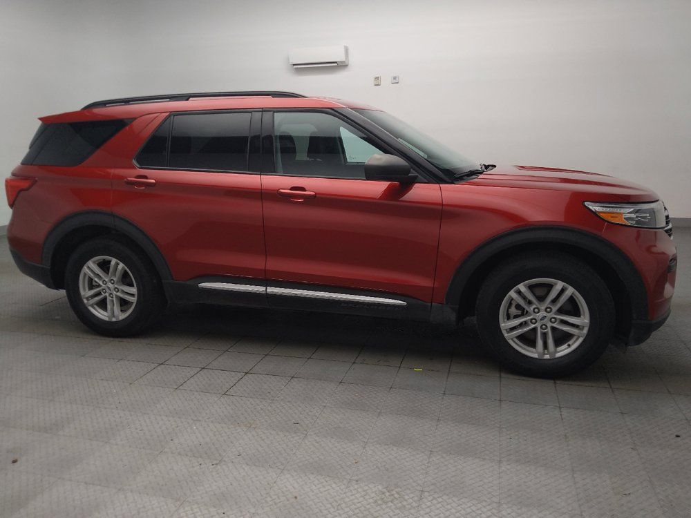 Used 2024 Ford Explorer XLT RWD image 11