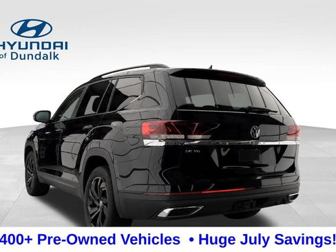 Used 2022 Volkswagen Atlas SE w/ Panoramic Sunroof Package FWD image 2
