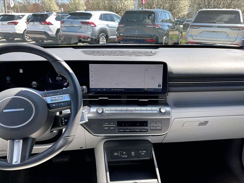 Used 2024 Hyundai Kona SEL image 18