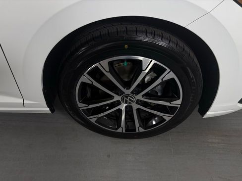 Used 2025 Volkswagen Jetta Sport FWD image 10