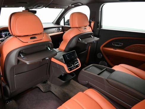 Certified 2025 Bentley Bentayga Extended Wheelbase image 23