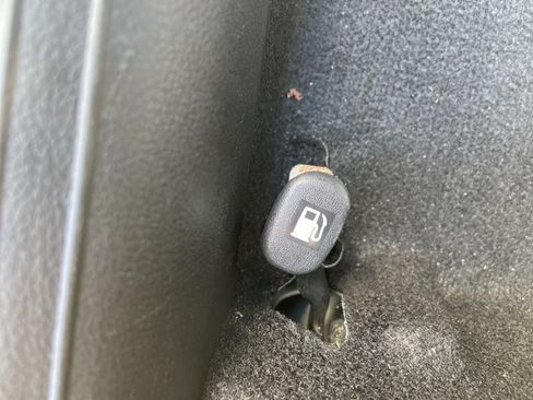 Used 2025 Hyundai Venue SEL FWD image 46