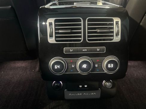 Used 2017 Land Rover Range Rover Long Wheelbase Supercharged image 18