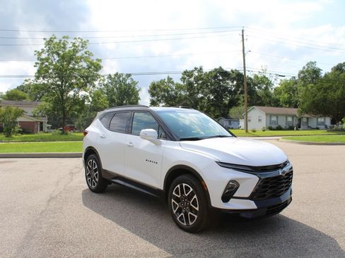Used 2024 Chevrolet Blazer RS w/ Driver Confidence II Package FWD image 3