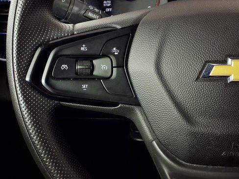 Used 2025 Chevrolet Trax LS image 18