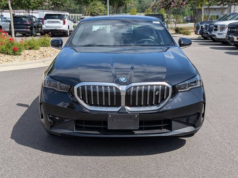 Used 2025 BMW i5 eDrive40i RWD image 8