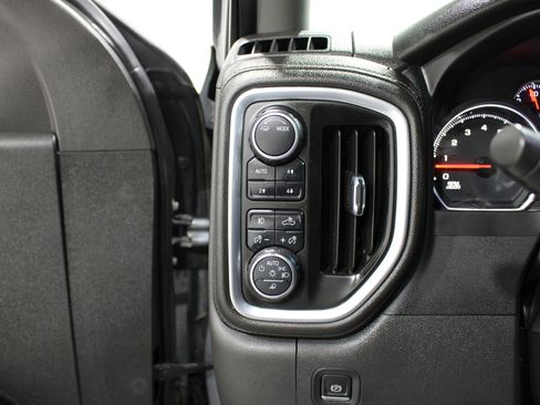 Used 2022 Chevrolet Silverado 1500 LT Trail Boss w/ LT Trail Boss Premium Package AWD/4WD image 9