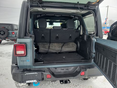 Used 2024 Jeep Wrangler Unlimited image 21