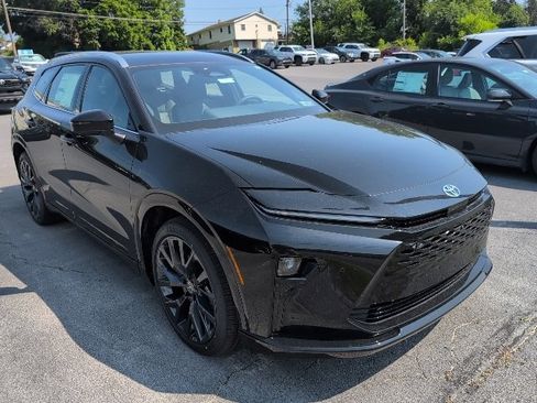 New 2025 Toyota Crown Signia Limited image 1