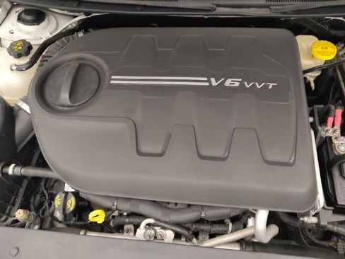 Used 2015 Chrysler 200 C w/ Navigation & Sound Group I image 30