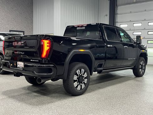 New 2025 GMC Sierra 3500 Denali w/ Denali Reserve Package image 5