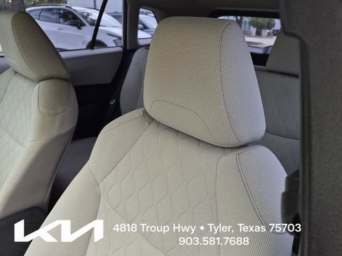 Used 2022 Toyota Corolla Cross L FWD image 19