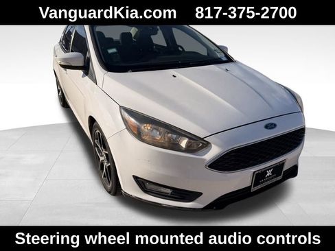 Used 2017 Ford Focus SEL image 5