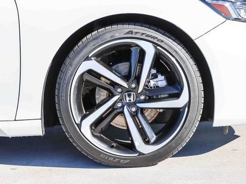 Used 2022 Honda Accord Sport image 11