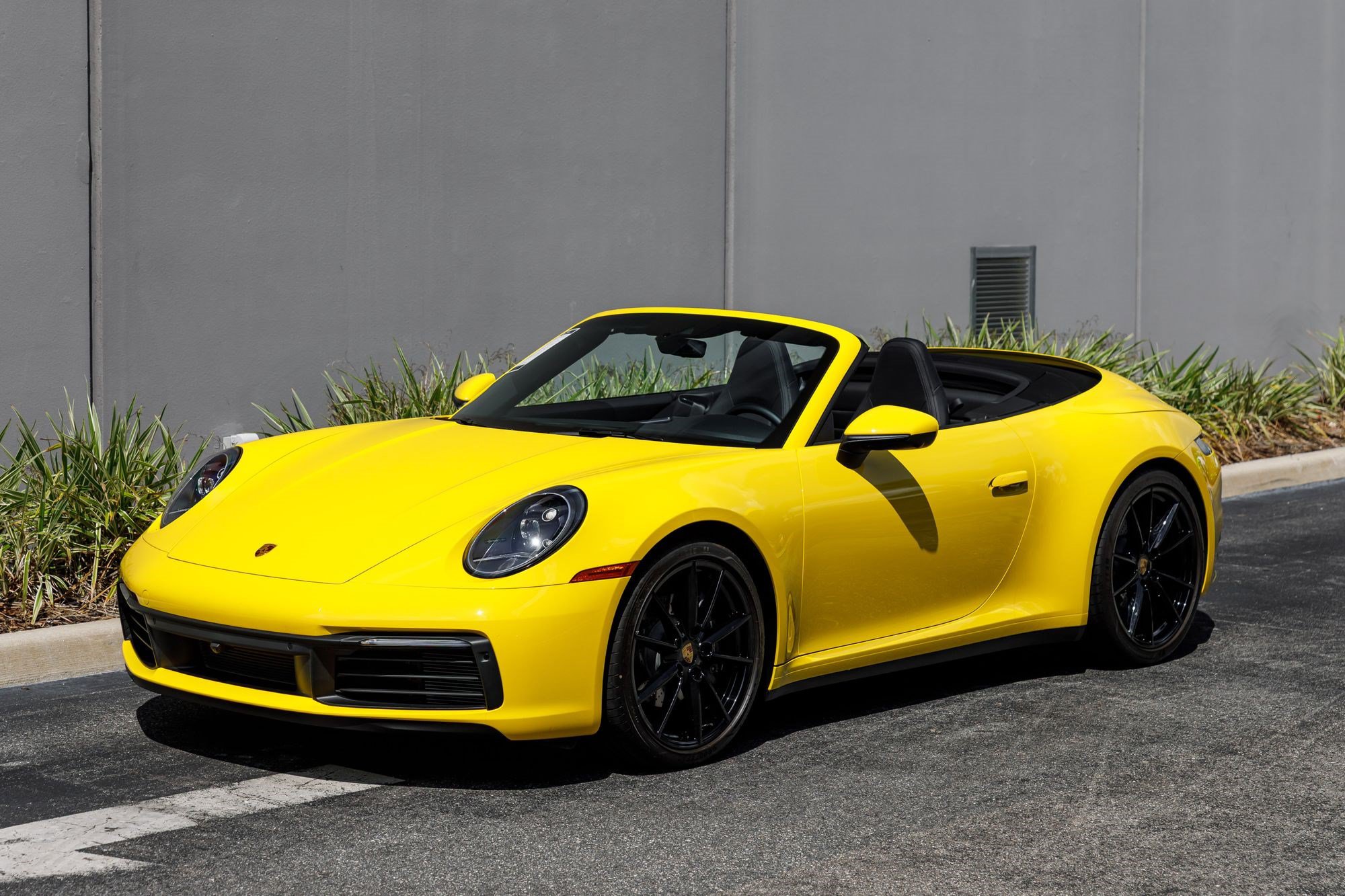 Used 2022 Porsche 911 Carrera RWD image 5