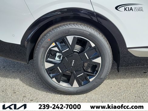 New 2026 Kia Sportage SX FWD image 9