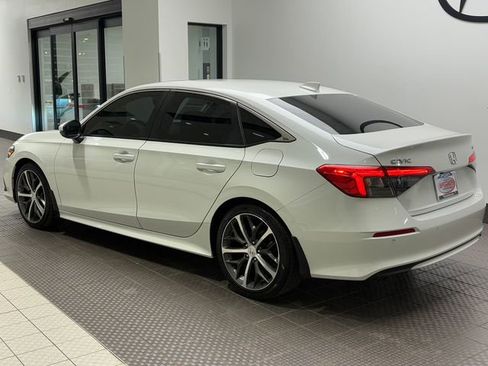 Used 2023 Honda Civic Touring image 4