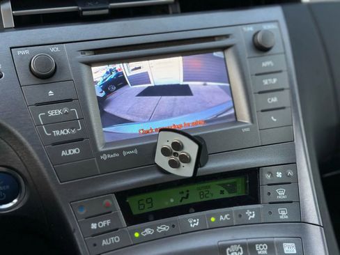 Used 2014 Toyota Prius Plug-In Hybrid image 24