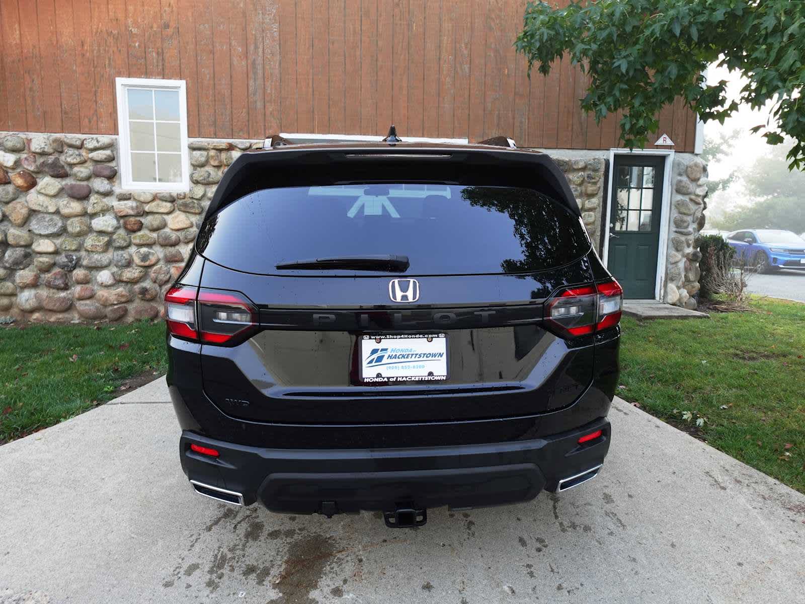 Used 2025 Honda Pilot Sport image 6