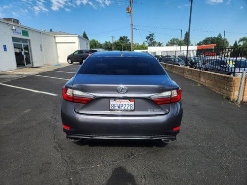 Used 2018 Lexus ES 350 w/ Premier Package FWD image 4