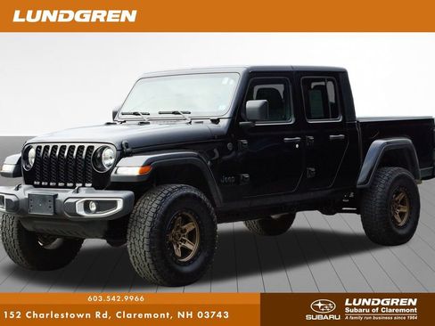 Used 2023 Jeep Gladiator Sport image 9
