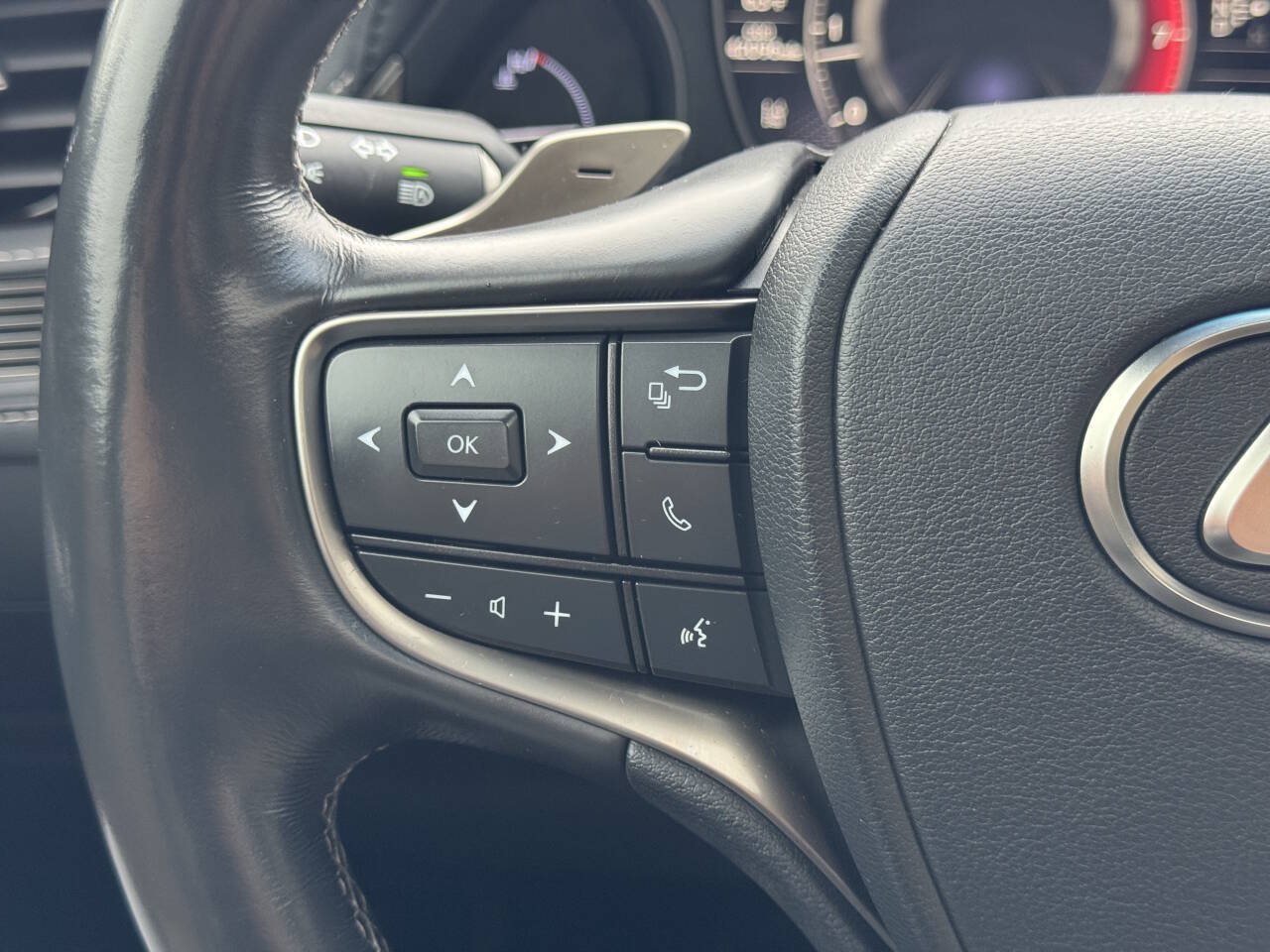 Used 2021 Lexus LS 500 AWD w/ Accessory Package (Z1) image 35
