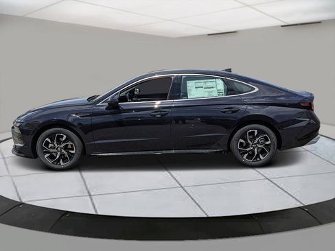 New 2025 Hyundai Sonata SEL image 2