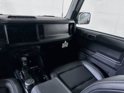 Used 2025 Ford Bronco Badlands w/ Sasquatch Package AWD/4WD image 29