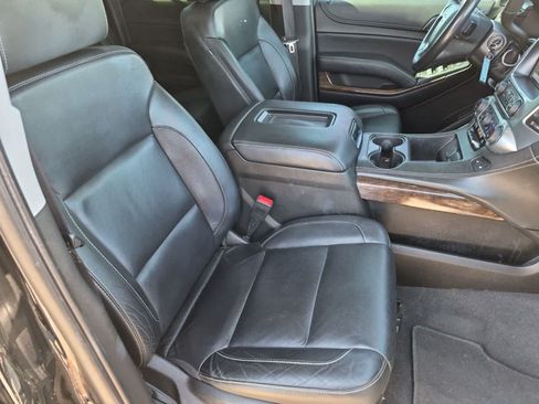 Used 2019 Chevrolet Suburban LT AWD/4WD image 19