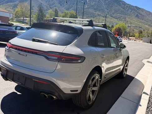 Certified 2024 Porsche Macan S AWD/4WD image 11