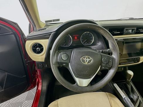 Used 2017 Toyota Corolla LE image 11