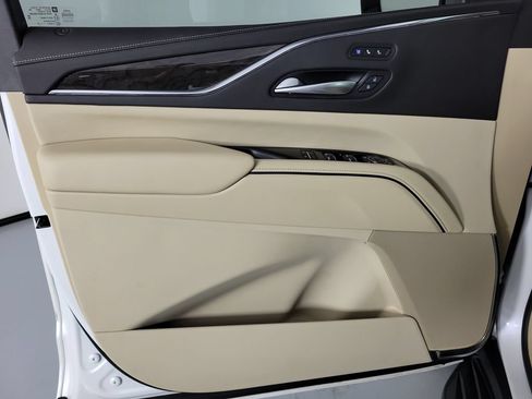 Used 2024 Cadillac Escalade Premium Luxury RWD image 20