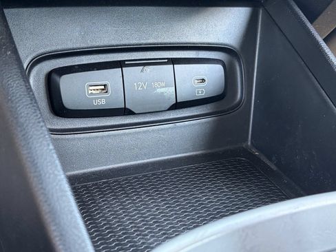 Used 2024 Hyundai Venue SE FWD image 29