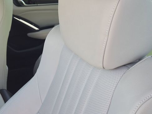Used 2019 Honda Accord Touring image 18