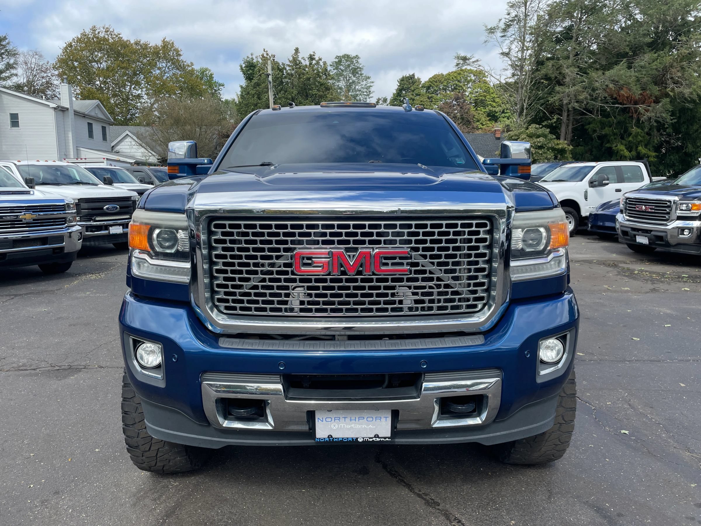 Used 2016 GMC Sierra 2500 Denali w/ Duramax Plus Package AWD/4WD image 8