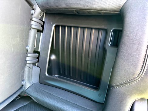 Used 2025 GMC Sierra 2500 SLT w/ SLT Convenience Package image 20