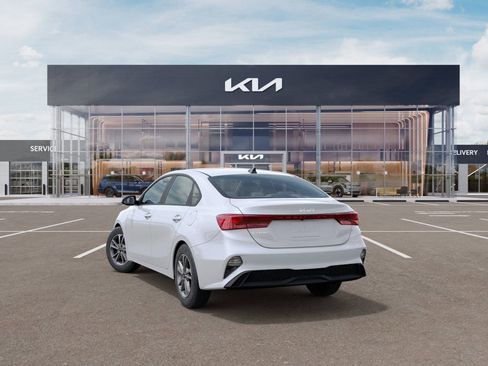 Used 2024 Kia Forte LXS w/ LXS Technology Package FWD image 6