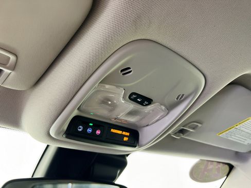 Used 2024 Chevrolet TrailBlazer LS w/ LS Convenience Package FWD image 19