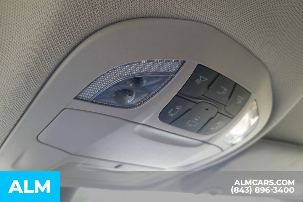 Used 2024 Chrysler Pacifica Touring-L FWD image 35