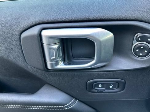 Used 2023 Jeep Wrangler Unlimited Sahara w/ Cold Weather Group AWD/4WD image 11